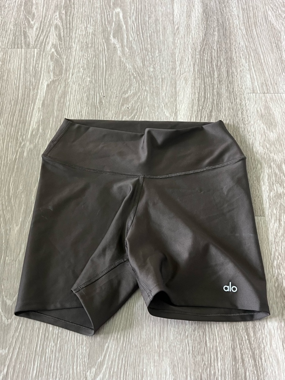 ALO Yoga Sculpt High-Rise Bike Shorts - Dark Brown